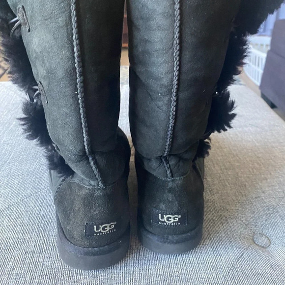 UGG Australia Triple Bailey Button Tall Sheepskin Boots Women size 8 Black - Picture 8 of 10